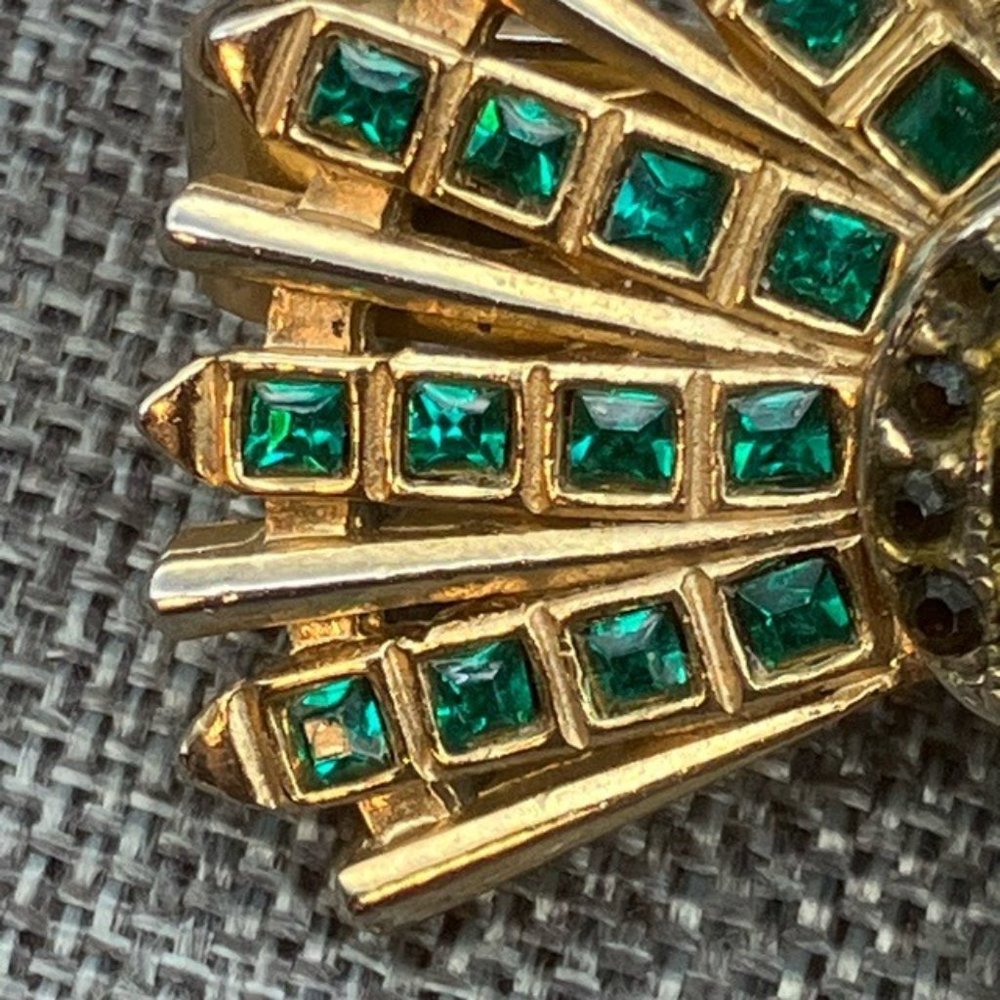 Vintage Scarf Clip As Is Peacock Gold Emerald Green Clear Rhinestone Retro Bird - Picture 4 of 11